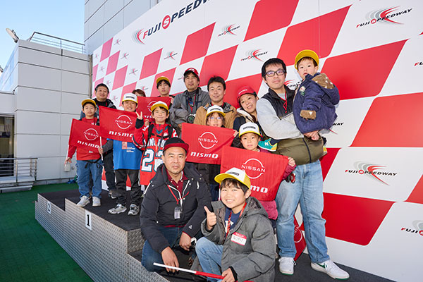 NISMO FESTIVAL at FUJI SPEEDWAY 2024で行われた「バックヤードツアー for Club NISMO」の様子